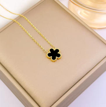Gold Onyx Five Leaf Clover Necklace