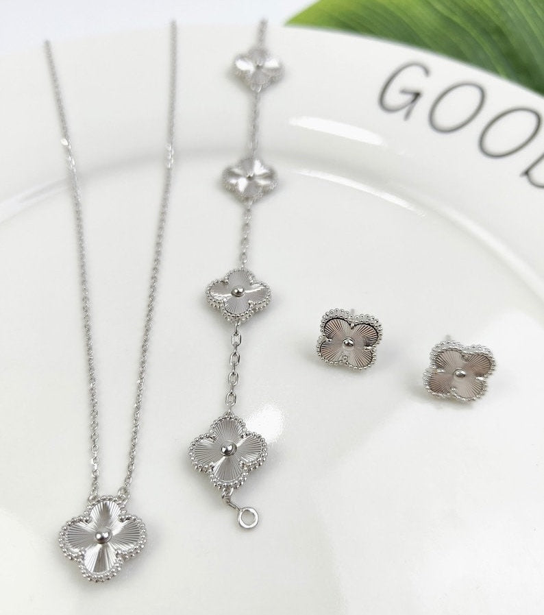 Four Leaf Clover Jewelry Set 18K Gold / Silver