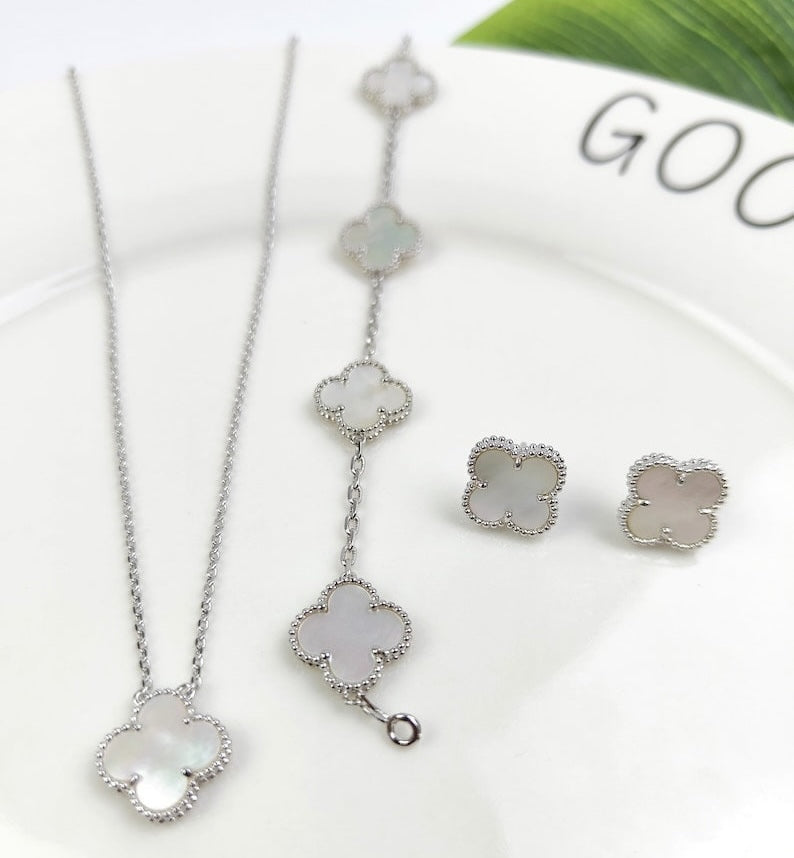 Four Leaf Clover Jewelry Set 18K Gold / Silver