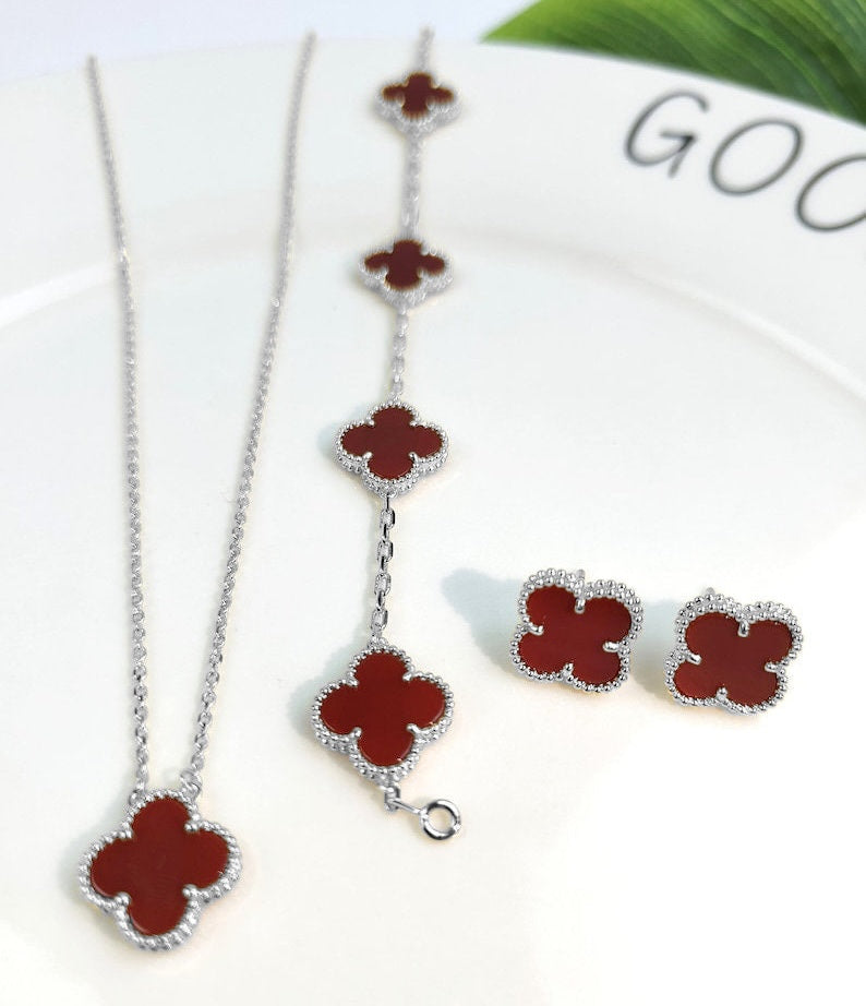 Four Leaf Clover Jewelry Set 18K Gold / Silver