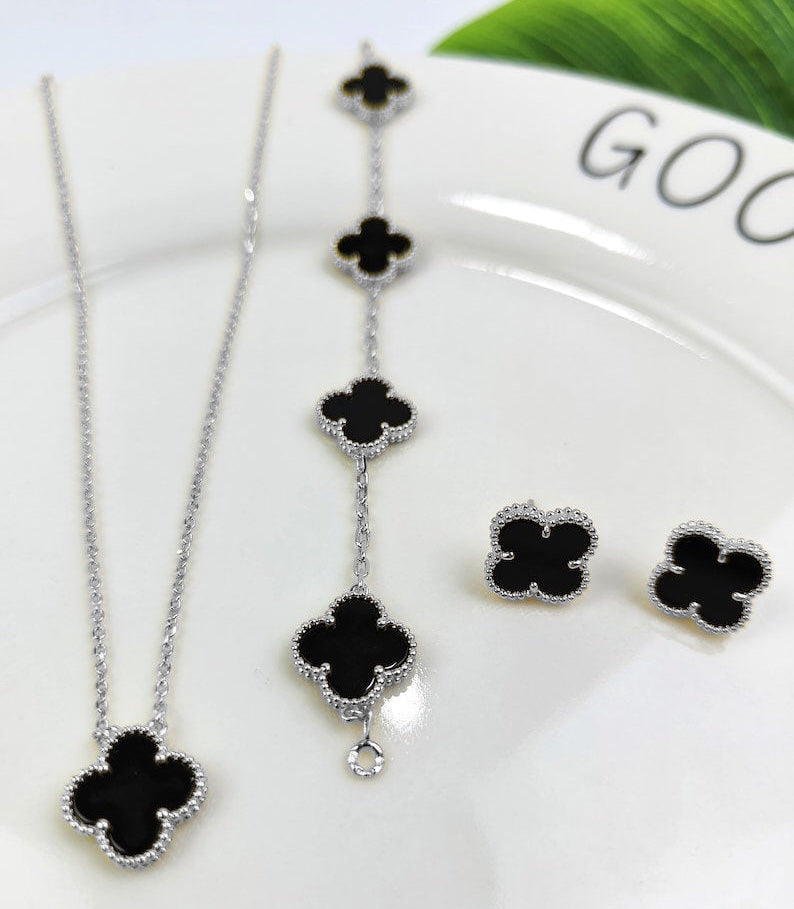 Four Leaf Clover Jewelry Set 18K Gold / Silver