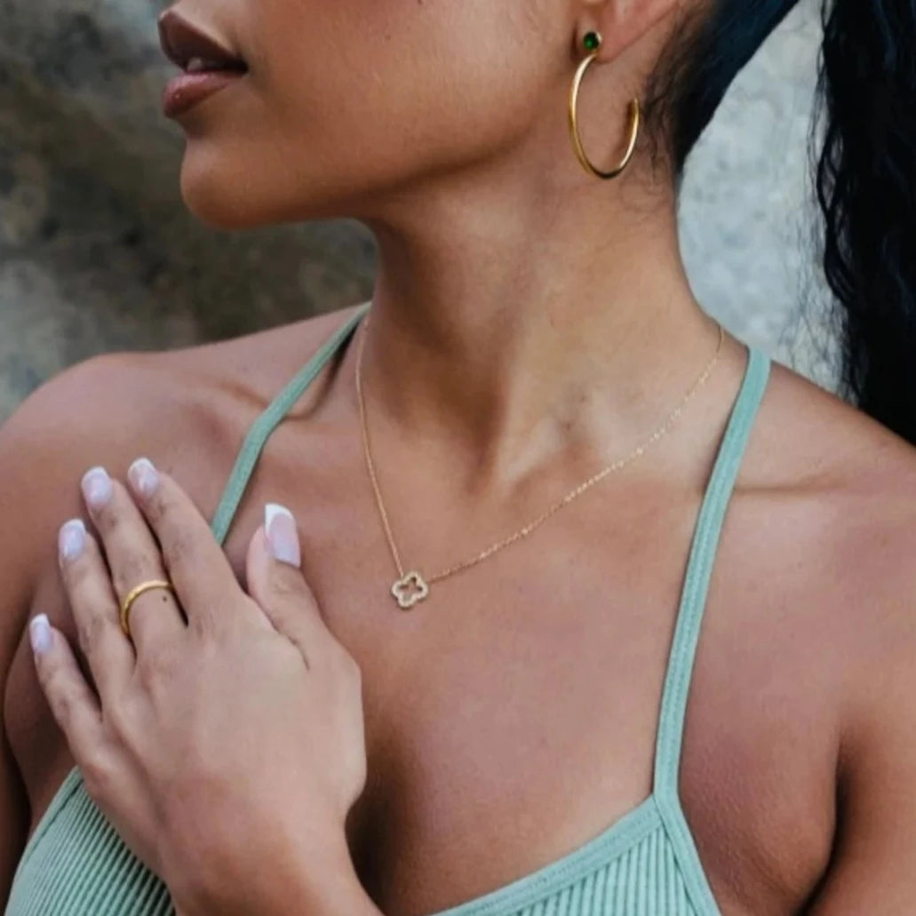 Open Leaf Sparkle Clover Necklace Gold