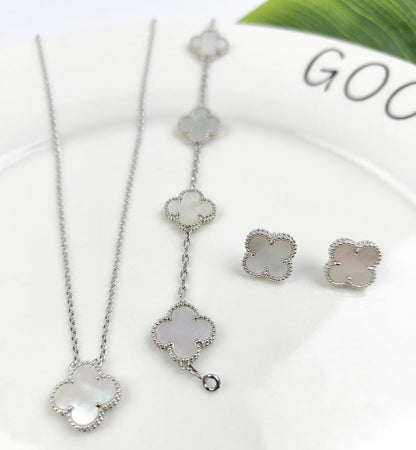 Four Leaf Clover Jewelry Set 18K Gold / Silver